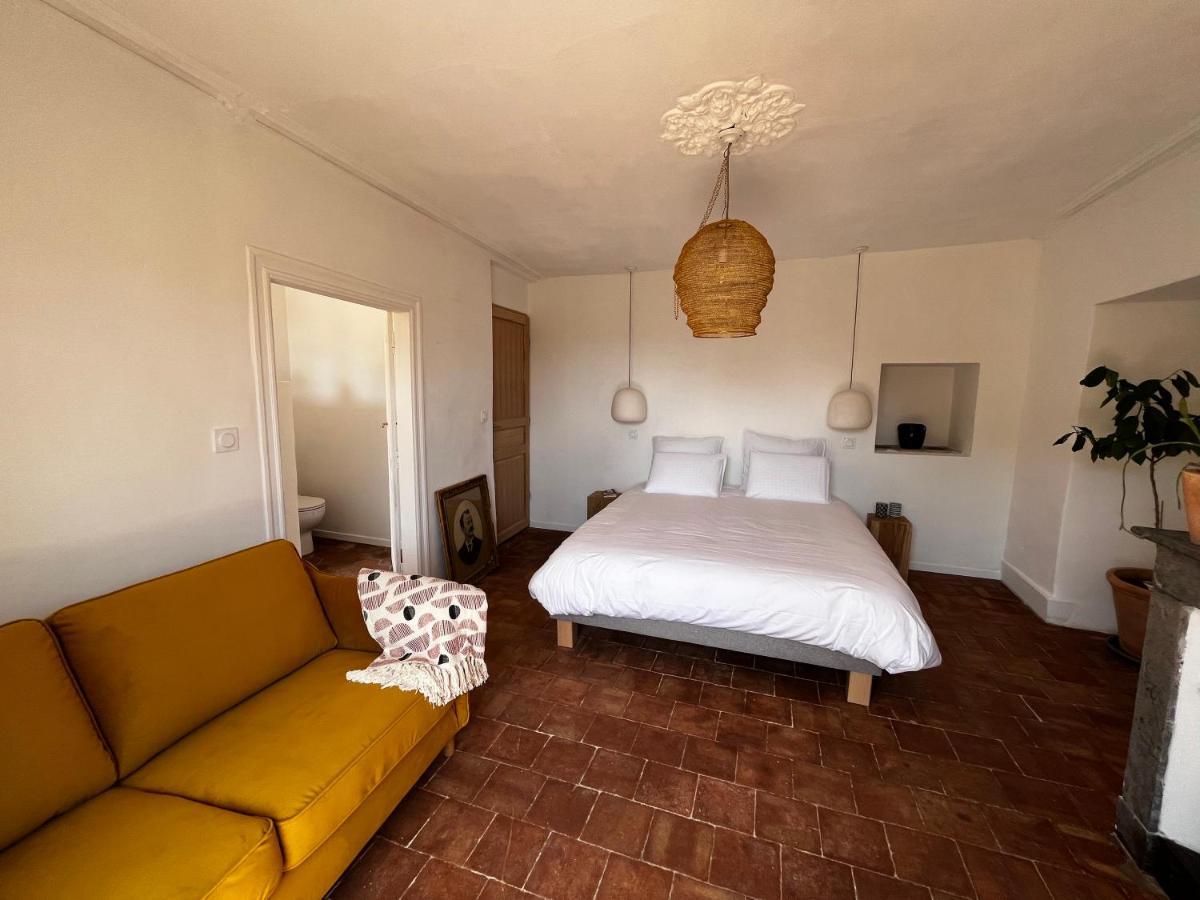 Les Roches Bed and Breakfast Comprégnac Exteriör bild
