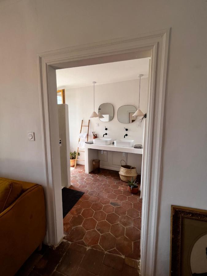 Les Roches Bed and Breakfast Comprégnac Exteriör bild