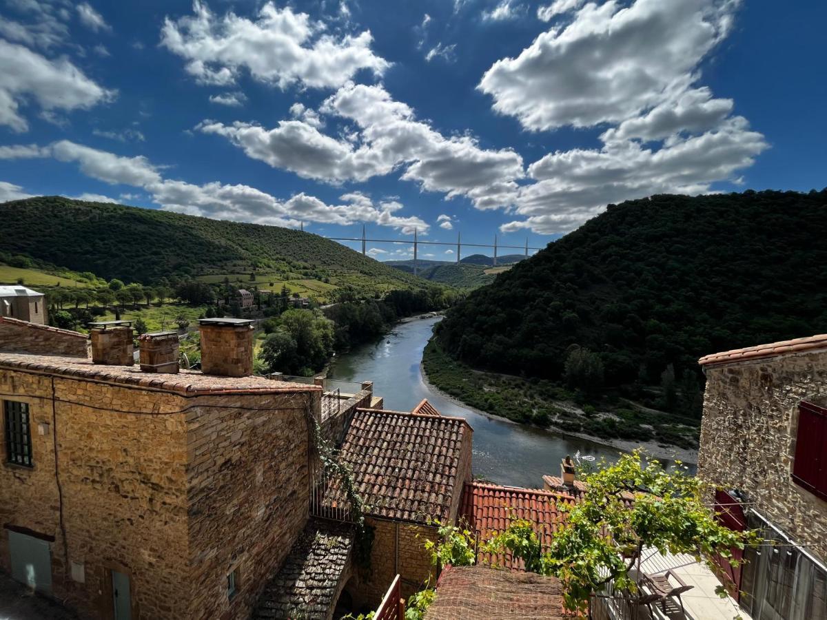 Les Roches Bed and Breakfast Comprégnac Exteriör bild
